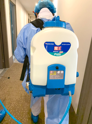 一线党旗飘|白衣执甲 昼夜奋战 筑牢健康驿站安全防线